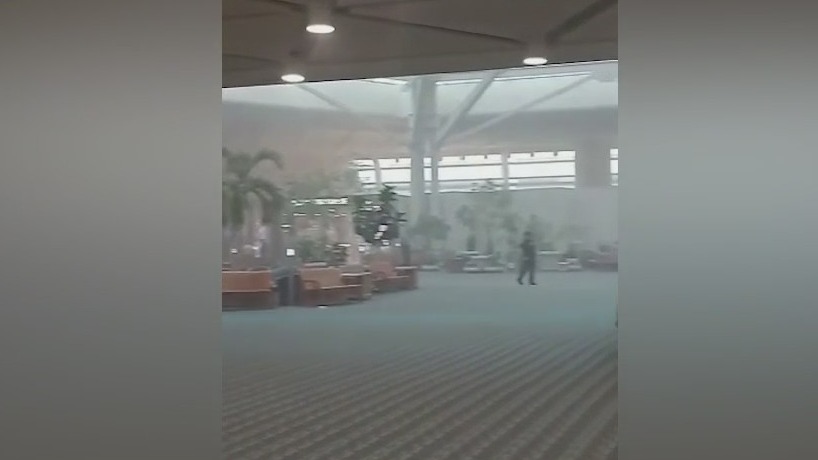 Smoke fills Orlando International Airport terminal after Burger King fire